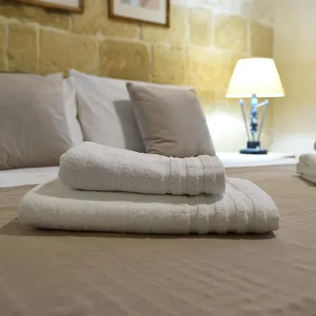 Gawhra Bed & Breakfast Victoria