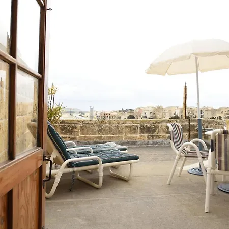 Gawhra Bed & Breakfast Victoria