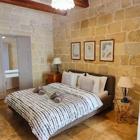 Gawhra Bed & Breakfast Victoria